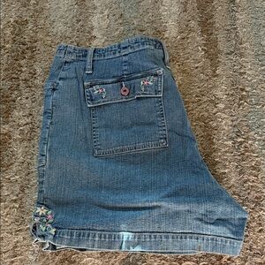 LA Blues Womans Jean Shorts Sz 20W High Rise Denim Embroidered Vintage High Rise